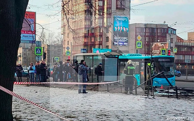 Момент смертельного ДТП с автобусом в Санкт-Петербурге попал на видео — Новости