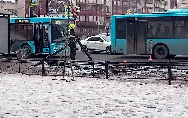 Момент смертельного ДТП с автобусом в Санкт-Петербурге попал на видео — Новости