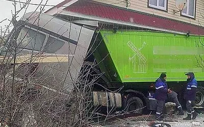 В Нижегородской области фура врезалась в дом — Новости