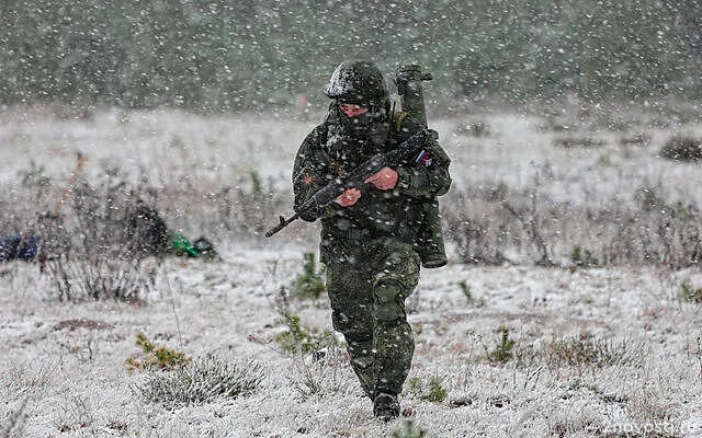 Военблогер Звинчук предрек ВС РФ сложности в Курской области — Новости