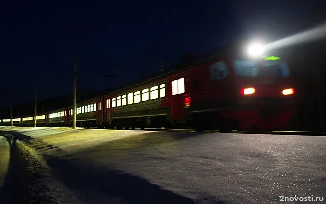 Пятеро подростков изнасиловали девушку в туалете ночной электрички в Подмосковье — Новости