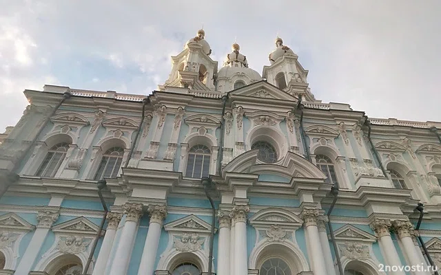 В Петербурге выпившие мужчины устроили стрельбу возле Смольного собора — Новости