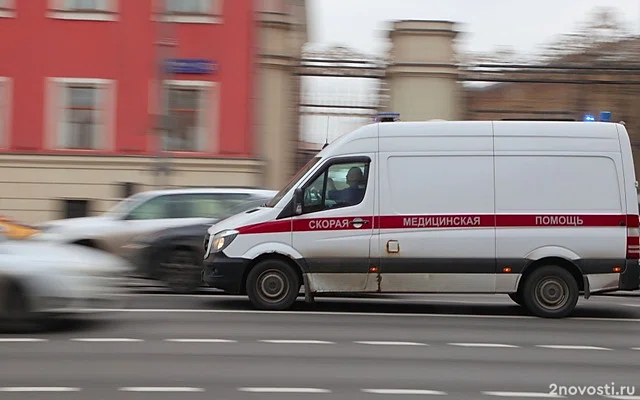 В Казани машина влетела в толпу людей в момент выхода из автобуса — Новости