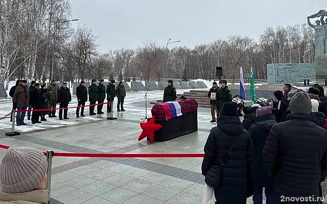 В Свердловской области с почестями похоронили избившего инвалида мужчину — Новости