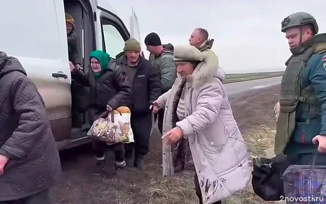 МЧС показало видео с эвакуацией жителей на территориях Курской области — Новости