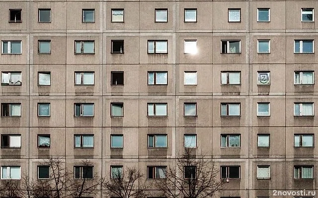 В московском районе Щербинка мужчина в трусах выпал с 8-го этажа и остался жив — Новости