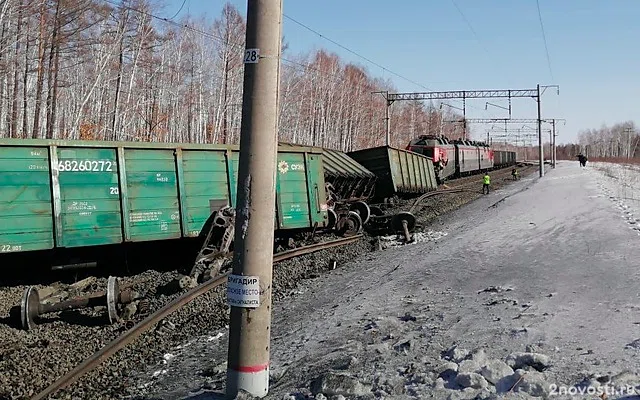 В Амурской области произошло столкновение поездов из-за схода вагонов — Новости