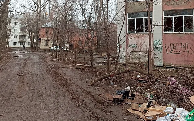 Дворец постапокалипсиса. В Саратове появилась новая зона отчуждения — Новости